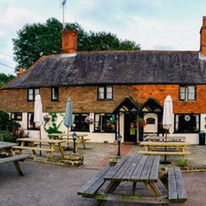 Queens Head pub - Barns Green